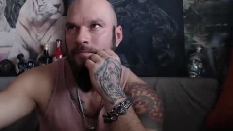 Snapshot of viking_me chatting on 01.25.25 viking online show from 01.25.25