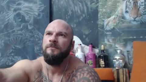 Snapshot of viking_me chatting on 09.18.25 viking online show from 09.18.25