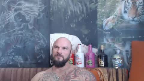 Snapshot of viking_me chatting on 09.19.25 viking online show from 09.19.25