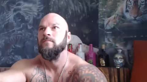 Snapshot of viking_me chatting on 10.02.25 viking online show from 10.02.25