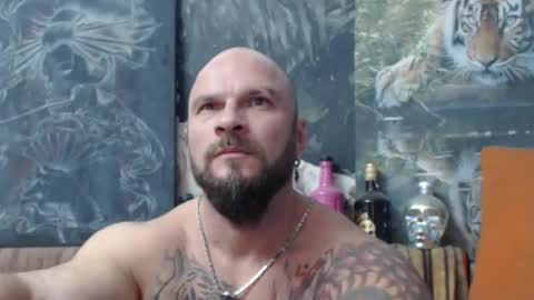 Snapshot of viking_me chatting on 10.05.25 viking online show from 10.05.25