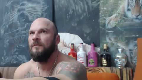 Snapshot of viking_me chatting on 10.21.25 viking online show from 10.21.25