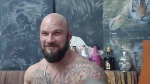 Snapshot of viking_me chatting on 10.26.25 viking online show from 10.26.25