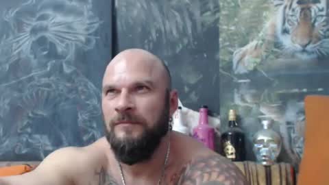 Snapshot of viking_me chatting on 10.29.25 viking online show from 10.29.25