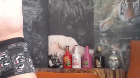 Snapshot of viking_me chatting on 10.30.25 viking online show from 10.30.25