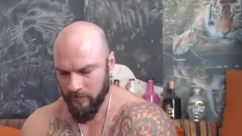 Snapshot of viking_me chatting on 10.31.25 viking online show from 10.31.25