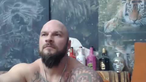 Snapshot of viking_me chatting on 11.19.25 viking online show from 11.19.25