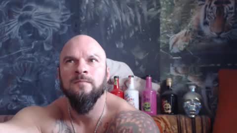 Snapshot of viking_me chatting on 11.20.25 viking online show from 11.20.25