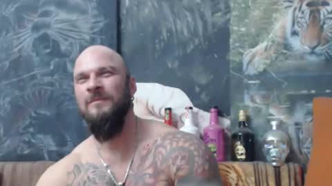 Snapshot of viking_me chatting on 11.22.25 viking online show from 11.22.25