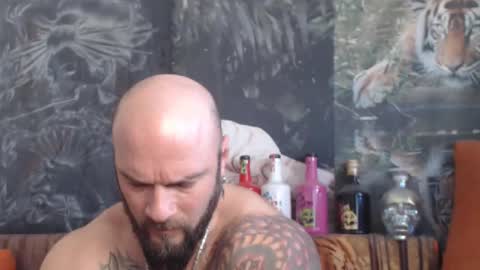 Snapshot of viking_me chatting on 11.24.25 viking online show from 11.24.25