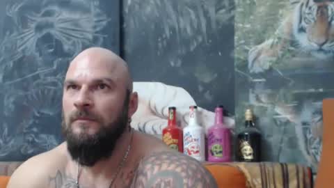 Snapshot of viking_me chatting on 11.28.25 viking online show from 11.28.25