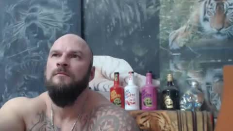 Snapshot of viking_me chatting on 12.04.25 viking online show from 12.04.25