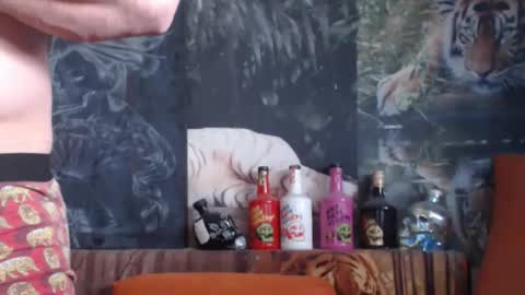 Snapshot of viking_me chatting on 12.18.25 viking online show from 12.18.25