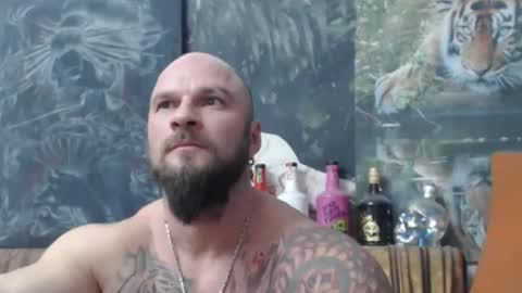 Snapshot of viking_me chatting on 12.18.25 viking online show from 12.18.25