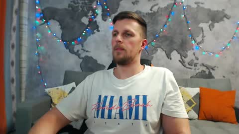 Snapshot of vikingchrisss chatting on 12.20.24 vikingchrisss online show from 12.20.24