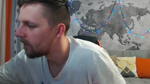 Snapshot of vikingchrisss chatting on 12.21.24 vikingchrisss online show from 12.21.24