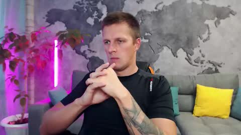 Snapshot of vikingchrisss chatting on 10.18.25 vikingchrisss online show from 10.18.25