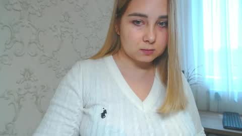 Snapshot of vikiwaitingforyou chatting on 05.18.26 Vitoria online show from 05.18.26