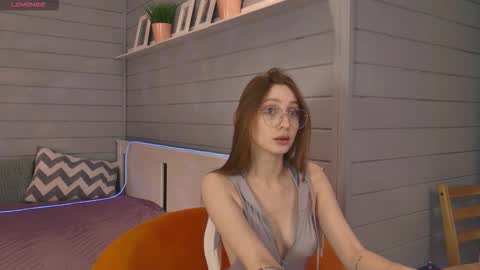 Snapshot of vikki_wye chatting on 10.01.25 Viki online show from 10.01.25