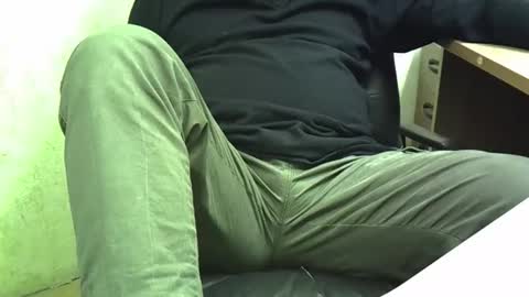 Snapshot of viknik16cm chatting on 11.06.25 viknik16cm online show from 11.06.25