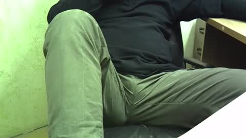 Snapshot of viknik16cm chatting on 11.10.25 viknik16cm online show from 11.10.25