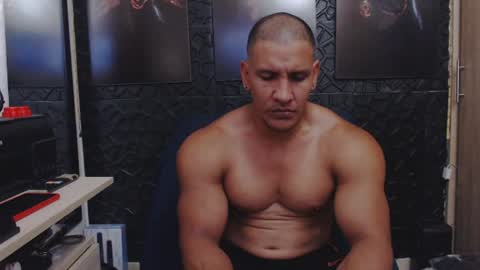 Snapshot of viktorherrera chatting on 07.17.26 Viktor Herrera online show from 07.17.26