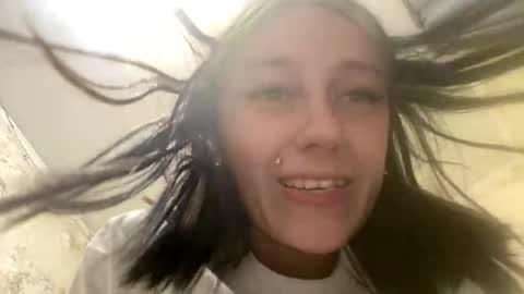 Snapshot of viktoria9898 chatting on 05.08.26 Sweett online show from 05.08.26