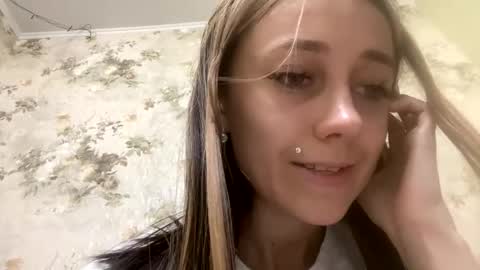 Snapshot of viktoria9898 chatting on 06.01.26 Sweett online show from 06.01.26