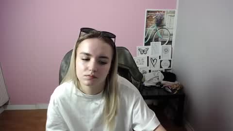 viktoria_lovely online show from 03.09.25