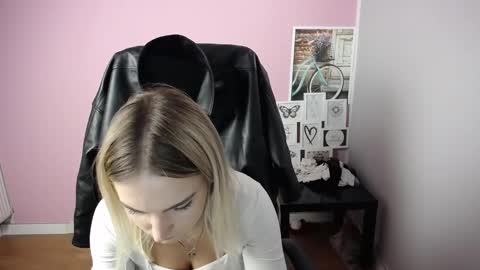 viktoria_lovely online show from 10.13.25