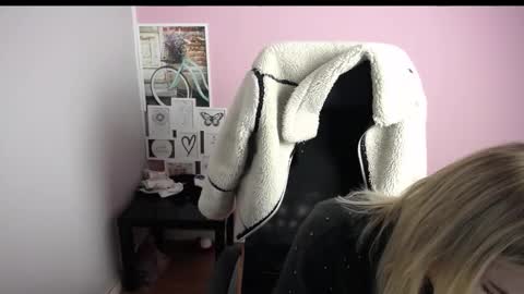 viktoria_lovely online show from 11.25.25