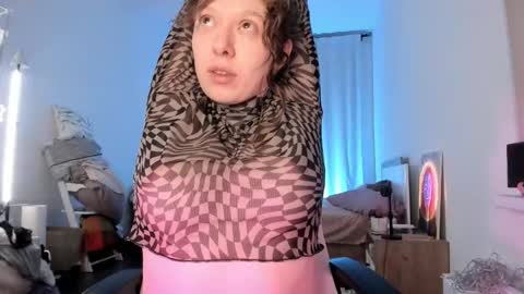 Vikky online show from 11.18.25