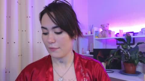 Snapshot of viktoriamoore chatting on 04.29.26 viktoriamoore online show from 04.29.26
