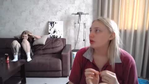 Snapshot of viktorlonsky chatting on 12.12.24 viktorlonsky online show from 12.12.24