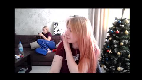 Snapshot of viktorlonsky chatting on 12.27.24 viktorlonsky online show from 12.27.24