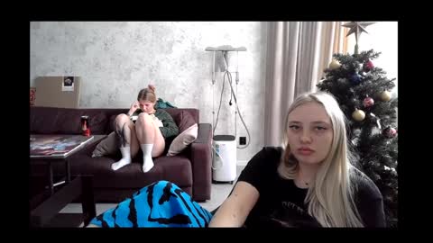 Snapshot of viktorlonsky chatting on 01.15.25 viktorlonsky online show from 01.15.25