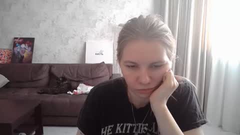 Snapshot of viktorlonsky chatting on 02.28.25 viktorlonsky online show from 02.28.25