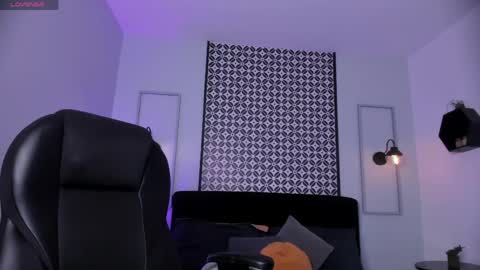 Victoria online show from 04.11.26