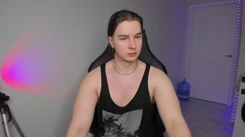 Snapshot of vincent__strong chatting on 01.22.25 Vincent Strong online show from 01.22.25