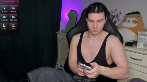 Vincent Strong online show from 12.21.25