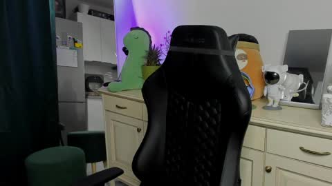 Vincent Strong online show from 04.17.26