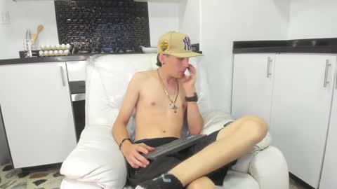 Snapshot of vincenthunter chatting on 12.01.24 Vincent online show from 12.01.24