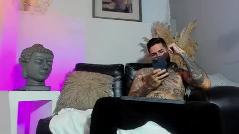 Snapshot of vincentsartori chatting on 03.20.26 Vincent Sartori online show from 03.20.26