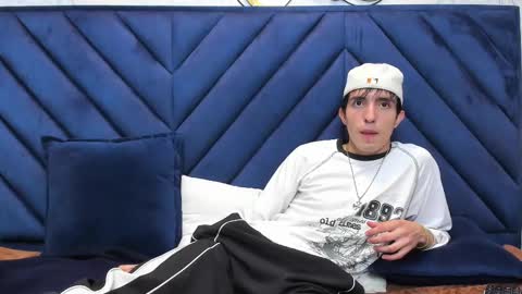 Snapshot of vinniematte chatting on 03.07.25 vinniematte online show from 03.07.25