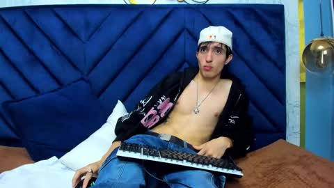 Snapshot of vinniematte chatting on 03.09.25 vinniematte online show from 03.09.25