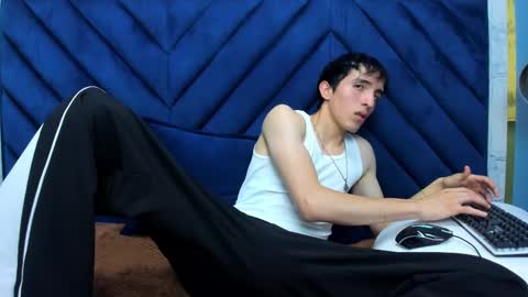 Snapshot of vinniematte chatting on 03.12.25 vinniematte online show from 03.12.25