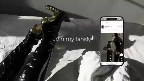 Diva Silvia online show from 11.28.25