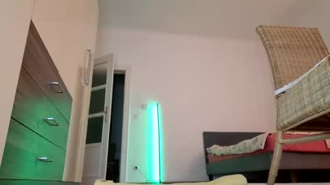 Snapshot of violahoney chatting on 12.15.24 Viola online show from 12.15.24