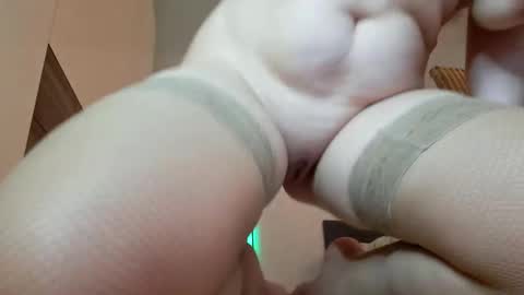 Snapshot of violahoney chatting on 12.15.24 Viola online show from 12.15.24