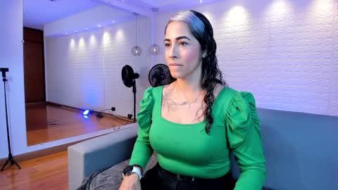 Snapshot of violeet_scott chatting on 01.30.25 Violett Everyday From 0530 to 1430 Col Time online show from 01.30.25